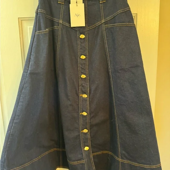 SOLD - Picture 4 of 8